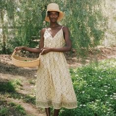 The Lincoln Dress Is A Sleeveless Version Of Christy Dawn's Namesake Style, The Dawn Dress! With A Plunging Snap-Closure Neckline, Drawstring Waist And Full Skirt, The Lincoln Dress Is A Complete Outfit All On Its Own - And She's Perfect For Warmer Days. The Nettle Ditsy Field Fabric Was Rotary Printed In Erode, India. The Lincoln Dress Was Made By Pablo, One Of Christy Dawn's Talented Dressmakers. Drawstring Waist 100% Organic Cotton Measurements Approx: 16” Pp 17” Waist 47.5” Length (From Top Christy Dawn Dress, Bianca Dress, Shabby Chic Clothes, Christy Dawn, Shes Perfect, The Dawn, Complete Outfits, Midi Dress Sleeveless, Full Skirt