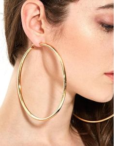 These beautiful oversized statement hoops are very fashionable.  They are  Created with a lightweight and hollow design and they are waterproof!  Pic size is 90 mm. For long lasting wear do not expose them lotions or oils when taking them on and off, and don't spray perfume or hairspray on them. Oversized Hoop Earrings, Thick Hoop Earrings, Women Basketball, Fashion Oversized, Earrings Hoops, Big Hoop Earrings, Punk Jewelry, Round Circle, Large Hoop Earrings