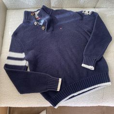 Tommy Hilfiger knit sweater navy blue quarter zip with white stripe sleeve detail perfect preppy basic for summer nights...Measures 20 inches pit to pit, 26 inches length. Model is 32D/26 waist/5ft Sweater Y2k, Knit Sweater Women, Navy Sweater, Y2k Clothing, Quarter Zip Sweater, Clothing Vintage, Sweater Vintage, Striped Sleeve, Knitting Women Sweater