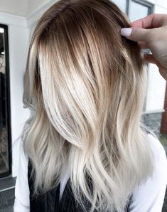 Hair Color And Style Ideas, Warm Blonde Hair, Honey Blonde Hair, Ash Blonde Hair, Haircut And Color, My Class, Toasted Coconut, Hair Envy