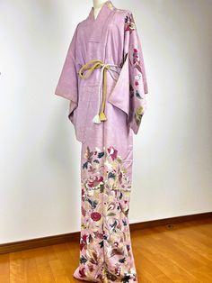 🌸welcome my shop🌸 the vintage Japanese obi belt, kimono. One by one, made by hand, the only one of its kind in the world. This is an original Japanese vintage kimono. We sell only kimonos. The obi and obijime used in the photo are not included. It is cleaned and in very good vintage condition. Like new Details 👘 Check the last picture ⇒Condition sheet Why should you by from us? Our Kimonos have a history and a story to tell. They are original Japanese vintage and therefore of the finest quality and sustainable on top. We clean our kimonos to get rid of the dust and smell of the past and make them ready to wear. Because that's the way we would like to buy them! *The colours on your screen might differ slightly from the actual kimono colours. *We checked all our Kimonos / Haoris carefully Japanese Obi Belt, Belt Kimono, Japanese Obi, Kimono Vintage, Vintage Cloth, Obi Belt, Japanese Vintage, Vintage Kimono, Japanese Kimono