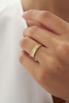 Bold Chevron 14k Solid Gold Ring, V Shaped Ring,Unique Statement Ring, Real Gold Jewellery, Gift for Her, Holiday Gift İdea Material: Solid Gold Karat: 14 K (585) Weight: 2.65 gr Available in yellow gold, rose gold or white gold options Want to Check Out More from Our Sections FİEMMA http://www.etsy.me/3ukWhje Gold Rings http://www.etsy.me/39E9NGS Gold Necklaces http://www.etsy.me/31NdjtO Gold Bracelets http://www.etsy.me/2QT9SzF Gold Earrings http://www.etsy.me/3mfSmRK Gold Pendants http://www. 14k Gold Ring With Decorative Band, Minimalist Gold Jewelry With Decorative Band, Minimalist Jewelry With Decorative Band As Gift, Minimalist Jewelry With Decorative Band For Gift, V Shape Ring Gold, V Shaped Ring, V Shape Ring, Gold Pendants, Real Gold Jewelry