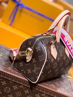 ADC Fashion Lu-Vi bags - 610 A+ Excellent Quality copies; Contact us if you've any questions in your mind. Lv Bags, Dior Shoes, Boston Bag, Lv Bag, New Handbags, Cute Bag, Monaco, Luxury Bags, Contact Us