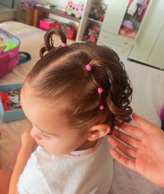 #penteadoslindos Baby Hair Styles, Creative Natural Hairstyles, Mixed Baby Hairstyles, Baby Girl Hairstyles Curly, Cute Toddler Hairstyles, Girly Hairstyles, Cute Natural Hairstyles