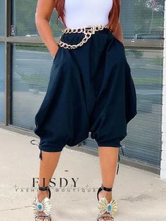 Navyblue Venus Pisces, Classic Edgy Outfits, Gal Fashion, Shoe Ideas, Hacks Clothes, Plain Shorts, Leopard Fashion, Fashion Hacks, Fashion Catalogue