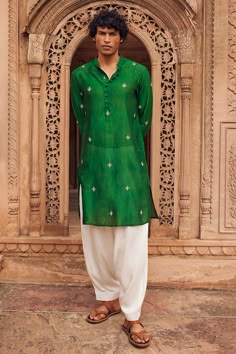 Men Navratri Kurta Design, Luxury Green Raw Silk Sherwani, Printed Mens Kurta, Luxury Dola Silk Unstitched Wedding Suit, Kurta Pajama With Shawl, Chanderi Kurta With Resham Embroidery For Navratri, Transitional Chanderi Kurta With Zari Work, Silk Kurta With Dabka Work For Eid, Chanderi Kurta With Resham Embroidery For Diwali