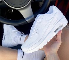 Air Max 90 Outfit Mens, Air Max 90 Outfit, White Air Max 90, Classy Sneakers, Tenis Jordan, Neat Casual Outfits, Adidas Shoes Mens, Jordan Shoes Retro, Nike Sneakers Women