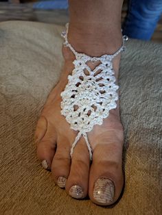 Beautiful jewelry for your feet!  Perfect for weddings (take off those heels for the dance floor!) ... proms, cruises, by the pool, in the grass... anywhere you want to go barefoot with a little sparkle! White Barefoot Sandals For Party, Adjustable Beaded Barefoot Sandals For Party, Handmade Barefoot Sandals For Party, Handmade Open Toe Barefoot Sandals For Party, Beaded Barefoot Sandals For Summer Weddings, Summer White Beaded Barefoot Sandals, White Toe Ring Anklets For Party, Summer Wedding Beaded Anklets, Beaded Barefoot Sandals For Party