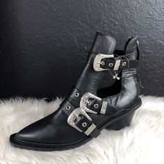 Top Shop Booties S.10.5 Brand New Never Worn Bin#301 S 10, Boots Booties, Bootie Boots, Black Silver, Ankle Boots, Topshop, Size 10, Women Shoes, Brand New