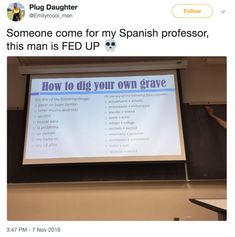 someone is giving a presentation on how to dig your own grave in the spanish language