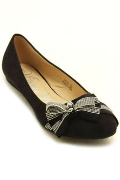 Retro Pinup little Bow and Dazzling Beads Accent Black Suede Ballet Flats Shoes Black Shoes Flat, Grandma Style Outfits, Vintage Flats Shoes, Fun Flats, 60s Shoes, Cute Black Heels, Grandma Style, Shoes For School, Black Suede Flats