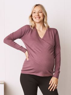 This long sleeve maternity and breastfeeding top is the perfect staple item for your winter wardrobe. It can easily be layered, with other items or even worn as loungewear. Can easily be styled with sneakers boots and a jacket. Snug Long Sleeve Tops For Loungewear, Snug Fit Long Sleeve Loungewear Tops, Snug Long Sleeve Tops For Fall, Snug Fit Long Sleeve Tops For Fall, Long Sleeve Soft Knit Tops For Layering, Soft Knit Long Sleeve Tops For Layering, Versatile Soft Knit Top For Layering, Versatile Nursing-friendly Tops For Layering, Stretch Long Sleeve Maternity Tops