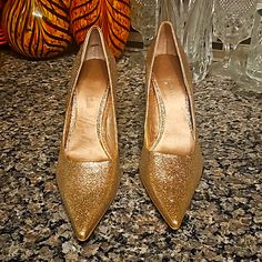 Nine West Designer Pumps, Shiny Gold, Glittery, Pointed, Sz 7.5, 3.5", New, Never Wore! Holiday Gold Heels With Glitter Accents, Gold Holiday Heels With Glitter Accents, Gold Shimmer Heels For Night Out, Formal Synthetic Heels With Sequins, Gold Glitter Holiday Heels, Formal Synthetic Sequined Heels, Formal Sequin Synthetic Heels, Gold Pointed Toe Heels With Glitter Accents, Gold Heels With Glitter Accents For Party Season