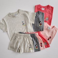 Toddler Disney Friends Left Chest Print T-Shirt and Shorts Set (2-6y) Simple Disney Family Shirts, Disneyland Outfits Summer Mom, Disney Patch Jeans, Disney Trucker Hat, Sister Disney Outfits, Family Disney World Outfits, Disney Theme Outfits, Toy Story Disney Outfits, Mom Disney Outfit