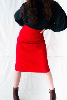 "Vintage 90s classic office midi skirt in red  Size on tag : -, Approx. size : L, Length : 71 cm / 28\", Waist : 43 cm / 17\" . Material : 100% Viscose, Lining : Polyester.  Model Height : 173 cm / 5'6\"." Red Midi Pencil Skirt For Work, Red Midi Skirt For Workwear, Red Fitted Midi Pencil Skirt, Red Lined Pencil Skirt For Office, Office Red Pencil Skirt, Red Pencil Skirt For Office, Relaxed Red Lined Pencil Skirt, Relaxed Fit Red Lined Pencil Skirt, Red Office Skirt For Spring