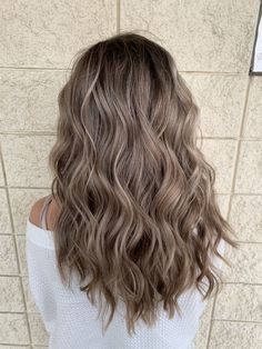 Ashy Brown Hair, Ashy Brown, Kadeřnické Trendy, Ash Brown Hair, Ash Hair Color, Brown Hair Inspo, Brunette Hair With Highlights, Vlasové Trendy, Brown Hair Balayage