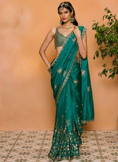 Teal Green Embroidered Silk Saree – Lashkaraa Fitted Green Embroidered Saree, Teal Green Saree, Teal Color Saree, Teal Saree, Green Slub Silk Bollywood Saree, Saree Wearing Styles, Saree Wearing, Handloom Weaving, Green Saree