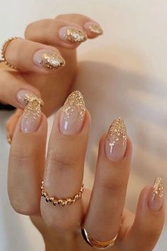 Christmas Nail Inspo #christmasnails [autumn nails, simple fall nails autumn, nails autumn 2024, fall season nails, cute nails for fall, burgundy nails, fall nails 2024, fall 2024 nails, fall nails ideas autumn, fall nails, christmas nails] *** Photos not mine, DM for credit! Gold Nails Short, Gold Pedicure, Rose Gold Nails Design, Gold Nail Designs, Gold Glitter Nails, Ombre Nails Glitter, Rose Gold Nails, Homecoming Nails