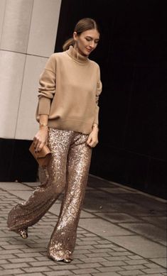 Sequin Trousers Outfits, Sequin Pants Outfit, Gold Sequin Pants, Sequin Trousers, Fest Outfits