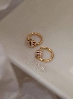 Small Earrings Gold, Rhinestone Hoop Earrings, Gold Earrings Models, Modern Gold Jewelry, Gold Jewelry Stores, Indian Jewellery Design Earrings, Gold Rings Fashion, Gold Jewelry Simple, Best Jewelry