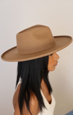 Pure perfection and quality this hat will be a staple in your wardrobe for years to come. Classic fedora with a 10.5 cm pencil rolled brim. Wear casually or dress it up, the choice is yours! Brim: 10.5 cm Crown: 11.5 cm Made of 100% Wool One size: 57 cm with adjustable band All hats and accessories are final sale. Brown Fedora Hat Outfit Fall, Womens Fedora Hat Outfit, Fall Hats For Women Outfits, Fedora Hat Outfit Black Women, Fedora Hat Outfit Fall, Baecation Outfits, Fedora Hat Outfit Summer, Hat Outfits For Women, Sombrero Outfit