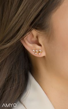 Gold Climber Earrings, Beautiful Earrings, Bold Earrings, Hypoallergenic Earrings, Crystal Earring Crawlers Simole Gold Earrings, Simple Diamond Studs, Gold Ear Studs Simple, Gold Earrings Simple Designs, Earing Studs Simple Gold, Gold Studs Designs, Simple Earrings Design, Earring Studs Gold, Simple Gold Earings