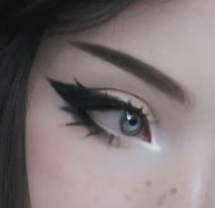 Goth Eye Makeup, Maquillage Yeux Cut Crease, Doll Eye Makeup, Emo Makeup