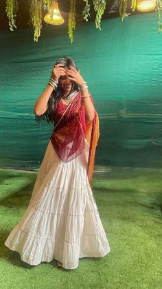 Dussehra Outfit For Women, Red And White Indian Outfit, Navratri Look Poses, White Garba Outfit, Casual Traditional Outfits For Women, Navratri Outfits Ideas 2024, Dandiya Night Poses, Red Navratri Outfit, Garba Outfit Poses