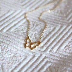 Butterfly Necklace Gold, Gold Rings Fashion, Gold Ring Designs, Gold Fashion Necklace, Fancy Jewellery, Fancy Jewelry