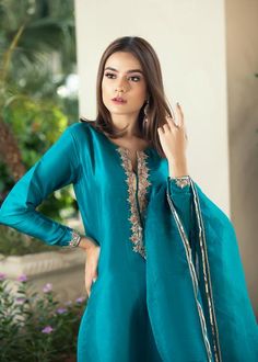 Turquoise Rawsilk – Purple Haze Design Studio Kurta Embroidery, Embroidery Dress Pattern, Dress Patterns Diy, Dress Designing, Traditional Attires, Turquoise Fabric, Pakistani Fancy Dresses, Fancy Blouse, Salwar Kamiz