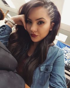 Peinados de trenzas de lado y cabello suelto Villanueva del Rey Side Braids, Side Braid Hairstyles, Fishtail Braid, Side Braid, Cornrow, 짧은 머리, Retro Hairstyles, Box Braids Hairstyles