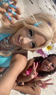 Beach Gyaru Makeup, Gyaru At The Beach, Beach Gyaru Aesthetic, Gyaru Beach Outfit, Summer Gyaru Outfits, Gyaru Summer Outfits, Beachy Gyaru, Gyaru Lifestyle, Blue Gyaru