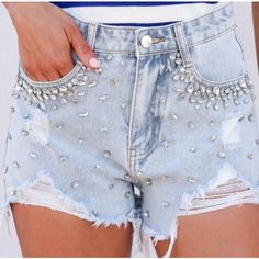 Ripped Wide-Leg Denim Shorts Women's 2023 Summer New High Waist Exquisite Rhinestone Hot Pants Ladies Streetwear Jean Shorts Waist 28" Hips 34" 12" Leg Opening 11" Front Rise 14" Back Rise 2" Inseam 5-Pocket Design #Beyonceconcert #Ripped #Wideleg #Denimshorts #2023summer #Highwaist #Exquisite #Rhinestones #Hotpants #Streetwear #Jeanshorts Customised Jeans, Shorts With Rhinestones, Country Shorts, Rhinestone Denim Shorts, Ladies Streetwear, Shorts Ripped, Diy Denim, Denim And Diamonds, Streetwear Jeans