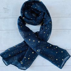 D E S C R I P T I O N : Adorable and fun night sky 🌌 scarf. Midnight blue with twinkling golden stars all over scarf.  Perfect for all seasons. Lightweight, very soft, and feminine.  Can be used as a scarf, hijab, shawl, or cover-up at the beach. Made from the softest materials easy care and a lovely piece to own. Size: 180x75cm Material: 50% Cotton 50% Viscose G I F T : Please feel free to include a message if you are sending a gift to a loved one ♥  Please have a look at my listing. Gift Wrap Witchy Outfits, Star Shawl, Women Birthday Gifts, Celestial Gifts, Scarf Summer, Scarf Hijab, Holiday Accessories, Gifts For Mother, Star Clothing