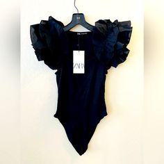 Nwt Zara Bodysuit With Beautiful Details In Sleeves. Size: S/M Zara Black Ruffled Rib Bodysuit Square Neck Bodysuit. Botton Snap Button Stretchy Rib Body. 95% Cotton 5% Elastane Pink Lace Bodysuit, Yellow Bodysuit, Brown Bodysuit, Hot Clothes, Zara Bodysuit, Square Neck Bodysuit, Ruffle Bodysuit, Zach Bryan, Pink Bodysuit