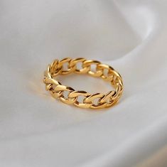 *18k gold plated stainless steel ring Currently available in 2 sizes! *US size 6 (Pandora 52, UK L - L 1/2) *US size 7 (Pandora 54, UK M 1/2 - N 1/2) Cheap Gold Rings For Formal Occasions, Luxury Gold Round Chain Ring, Elegant Luxury Chain Ring For Formal Occasions, Gold Chain Ring, Boho Rings Gold, Ring Aesthetic, Beautiful Gold Rings, Chain Ring Gold, Ring Finger Tattoos