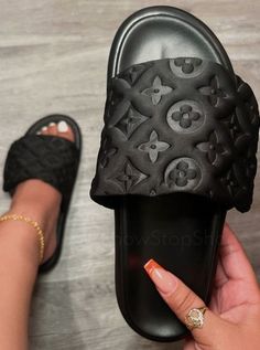 Slip into some serious style with the Bonita Black Slides! With a designer-inspired adjustable strap and chunky sole, you'll be sure to stand out in the best way on your summer getaway. With their sleek matte black color, they go with almost any outfit and make for an instant cool-girl look. Enjoy the sun in style! Trendy Slides For Women, Lv Sandals Women, Luxury Slides Women, Luxury Sandals Women, Lv Slides Women, Prada Slides Outfit, Trendy Beach Slides, Baddie Sandals, Gucci Slides Outfit Women