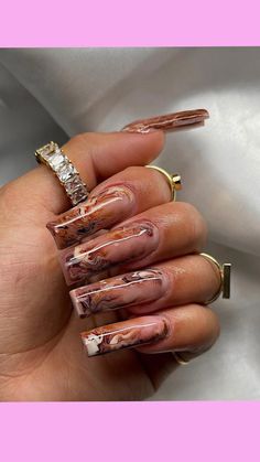 Earthy Nails Acrylic Long, Acrylic Nails Ideas Winter, Neutral Marble Nails, Marble French Tip Nails, Brown Marble Nails, Brown And Gold Nails, Marble Acrylic Nails, Nail Design Glitter