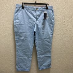 Tommy Hilfiger Women Pants Size 10 Hampton Heritage Stretch Slim Chino Blue Nwt Women Size 10 17.5” Waist Across 29” Inseam (Unrolled) 25.5” Inseam (Rolled Up 2 Times) $59.50 Msrp Mid-rise Blue Chinos For Work, Blue Stretch Casual Chinos, Tommy Hilfiger Spring Trousers, Tommy Hilfiger Straight Leg Spring Pants, Spring Tommy Hilfiger Pants With Pockets, Casual Blue Mid-rise Chinos, Fitted Blue Ankle-length Chinos, Blue Fitted Ankle-length Chinos, Tommy Hilfiger Pants For Spring Workwear