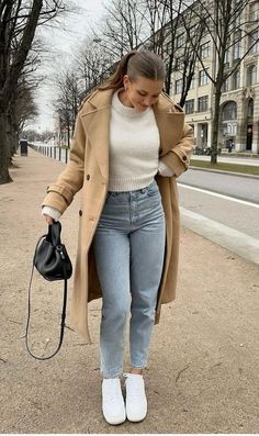 Driving Test Outfit, Aesthetic Lawyer, Fall Maxi Skirt Outfits, Mantel Outfit, Lawyer Fashion, New York Outfits, Europe Outfits, Chic Aesthetic