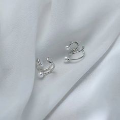 925 Sterling Silver;Silver: White Gold Plated;Gold: 18K Gold Plated;Nickel-free & Hypoallergenic. Gold Ear Cuff, Ear Cuffs, Silver Pieces, Body Oil, Pearl Jewelry, Rhodium Plated, Silver Fashion, Jewelry Pieces, Ear Cuff