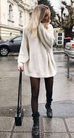 Casual New Years Eve Outfits, Boho Winter Outfits, White Sweater Outfit, Winter Sweater Dresses, Oversized Sweater Outfit, White Sweater Dress, Outerwear Trends, Sweater Dress Outfit, Nye Outfits