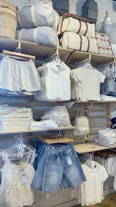 Coastal aesthetic Costal Aesthic, Costal Granddaughter Aesthic Clothes, Costal Granddaughter Aesthic Outfits, Costal Granddaughter Aesthic, Costal Granddaughter, Granddaughter Aesthetic, Hamptons Summer, Brandy Melville Usa, Coastal Granddaughter