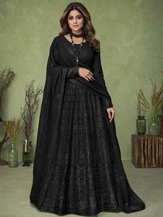 Looking for designer gowns for weddings and other occasions? Ethnicplus.in has a wide selection of beautiful gowns to choose from. Our gowns are made with high-quality fabrics and feature elegant designs to make you look and feel your best. Shop now! Party Wear Long Gowns, Party Wear Anarkali, Floor Length Anarkali, Gown Suit, Party Wear Gown, Designer Anarkali, Anarkali Gown, Designer Wedding Gowns, Gowns For Girls