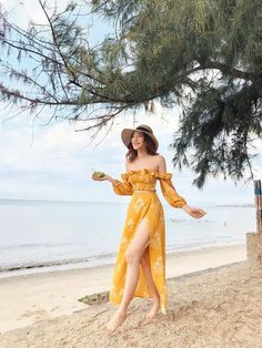 Dresses For Maldives, Maldives Outfits Women, Gokarna Outfit, Varkala Beach Outfits, Goa Poses For Women, Beach Photography Poses Women, Beach Dress Photoshoot, Beach Poses With Dress, Beach Party Outfits