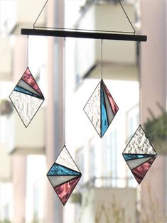 Glass Suncatchers Diy, Stained Glass Mobile, Geometric Wall Hanging, Suncatchers Diy, Wall Hanging Christmas, Glass Mobile, L'art Du Vitrail, Modern Stained Glass, Children Crafts