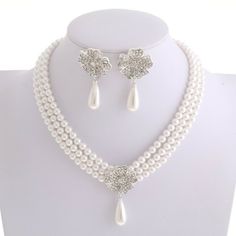 * Pearl Necklace Set * White Synthetic Pearl Rhinestone Necklace And Earring Set * Necklace Approx. 16" Plus 3"Ext * Statement Necklace Luxury White Beaded Necklaces With Pearl Drop, Expensive Pearl Necklaces, Vintage Pearl Necklace Set, Luxury Jewelry For Reception With Pearl Drop, Luxury Long Necklace With Pearl Drop, Fabulous Jewelry Pearl, Luxury Festive Temple Necklace With Pearl Drop, Bridal Pearl Necklace Indian, Luxury Festive Jewelry Sets With Pearl Drop