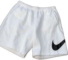 Casual White Shorts For Leisure, Nike White Streetwear Shorts, White Casual Shorts For Streetwear, Nike Casual White Bottoms, White Nike Bottoms For Streetwear, Nike White Bottoms For Streetwear, Casual White Athletic Shorts, Nike White Leisure Bottoms, White Casual Sports Shorts