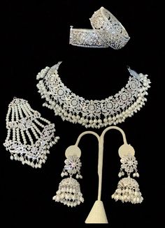 Rashmika bridal set in silver plating ( SHIPS IN 4 WEEKS ) Jadau Necklace, Necklace Set With Earrings, Pearl Chain Necklace, Bangles Making, Silver Jewelry Earrings, Silver Jewelry Pendant, Jewelry Design Necklace, Bridal Set, Indian Jewellery