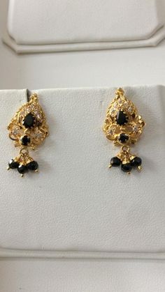 Black Beads Earrings, Gold Jewelry Prom, Small Earrings Gold, New Gold Jewellery Designs, Diamond Earrings Design, Gold Bridal Jewellery Sets, Gold Necklace Indian Bridal Jewelry